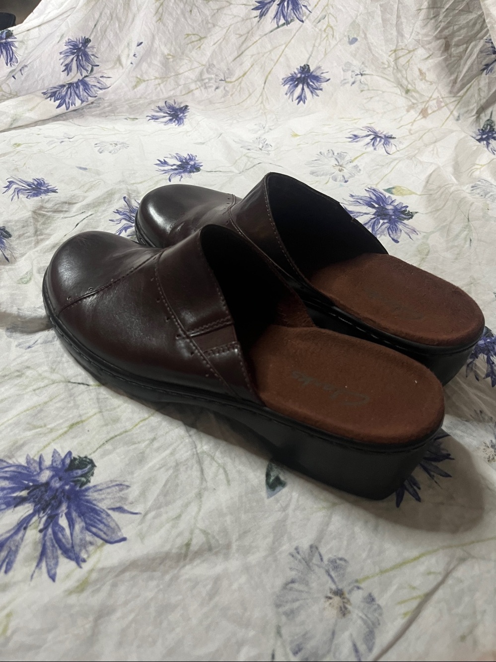 Clarks Brown Leather Slip-On Mules – Cushioned Comfort Sandals 🤎👡 - Picture 3 of 4